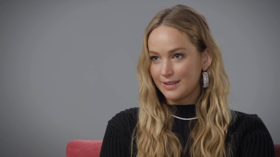 Jennifer Lawrence speaking in a TV show