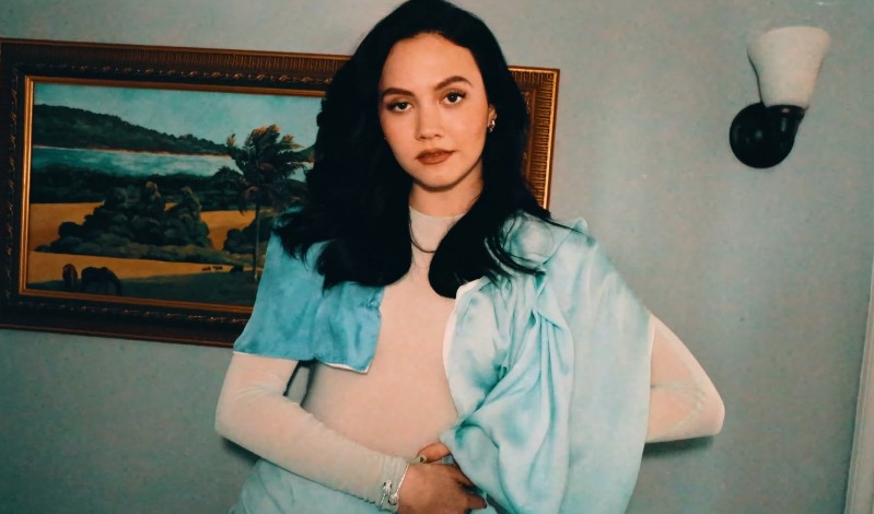 A vintage-looking photo of Iris Apatow in her house